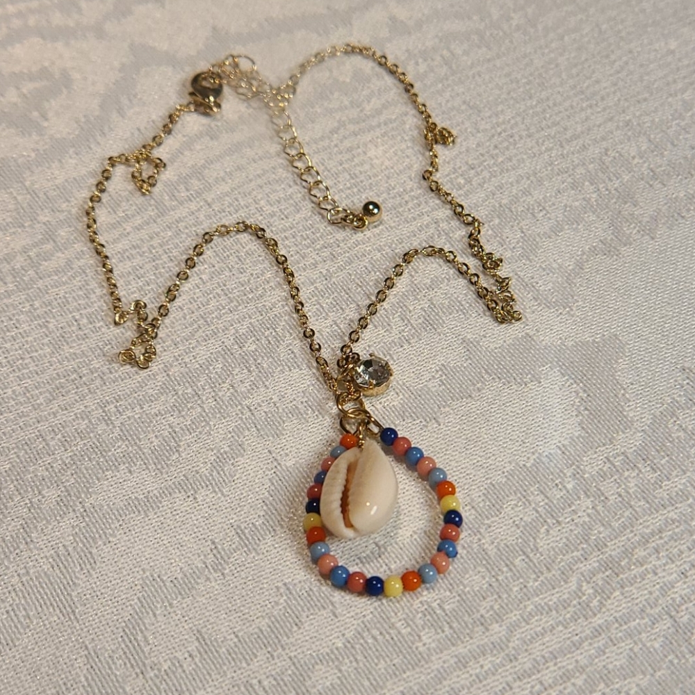 Colored beads with a shell necklace - Picture 4 of 4
